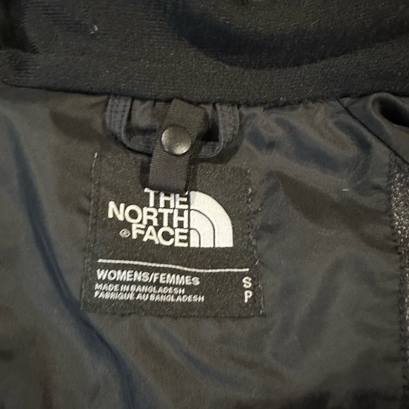 The North Face Women’s black Raincoat - Picture 4 of 15